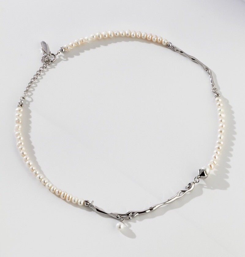 Silver Stream Pearl Necklace