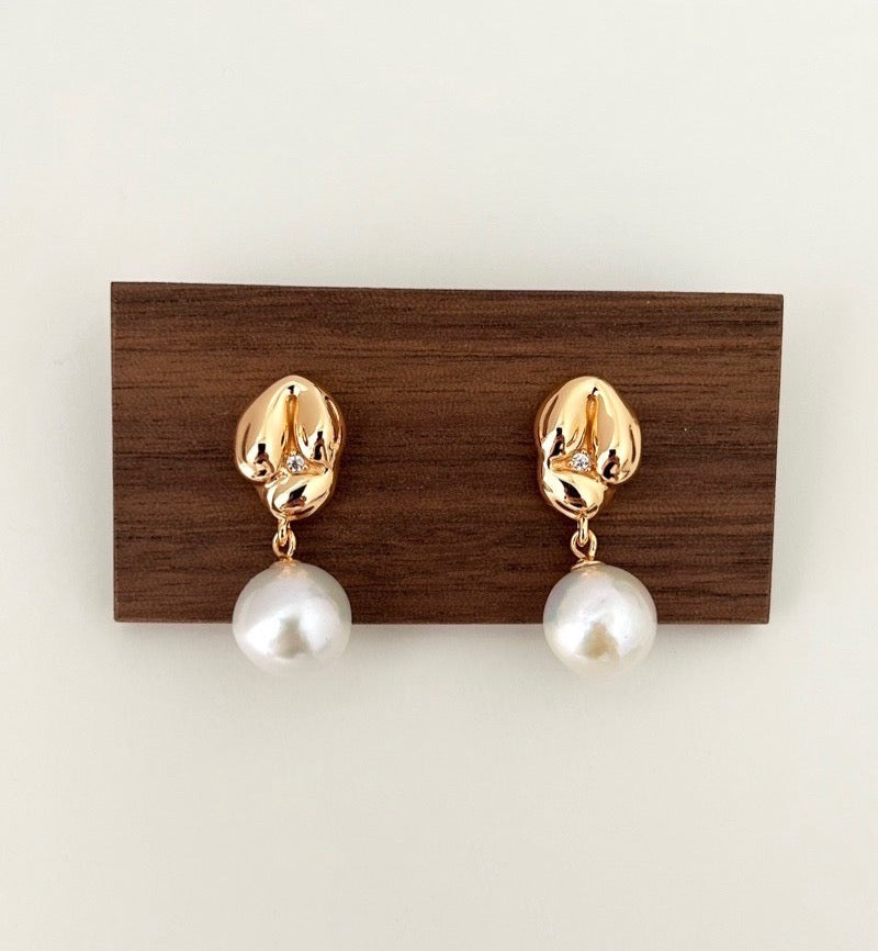 Timeless Tide Baroque Pearl Earrings