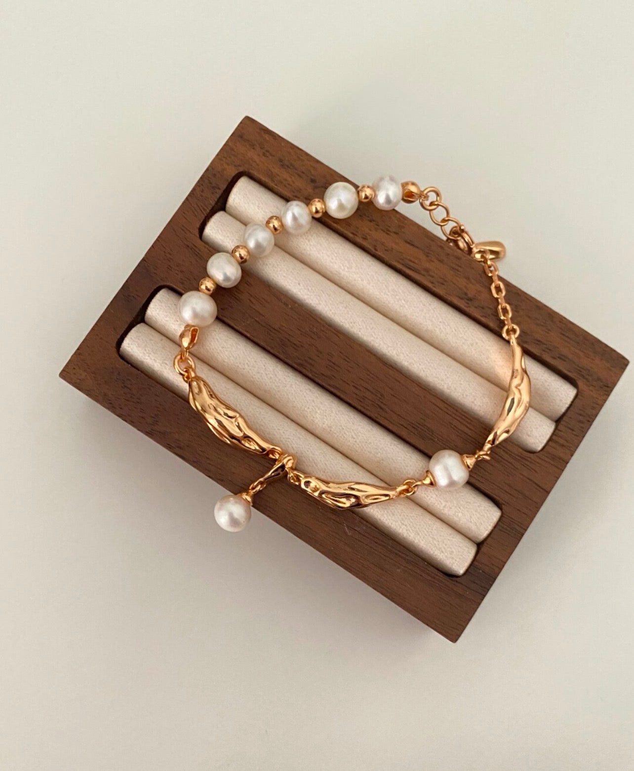 Lustre Pearl Ethereal Flow Bracelet