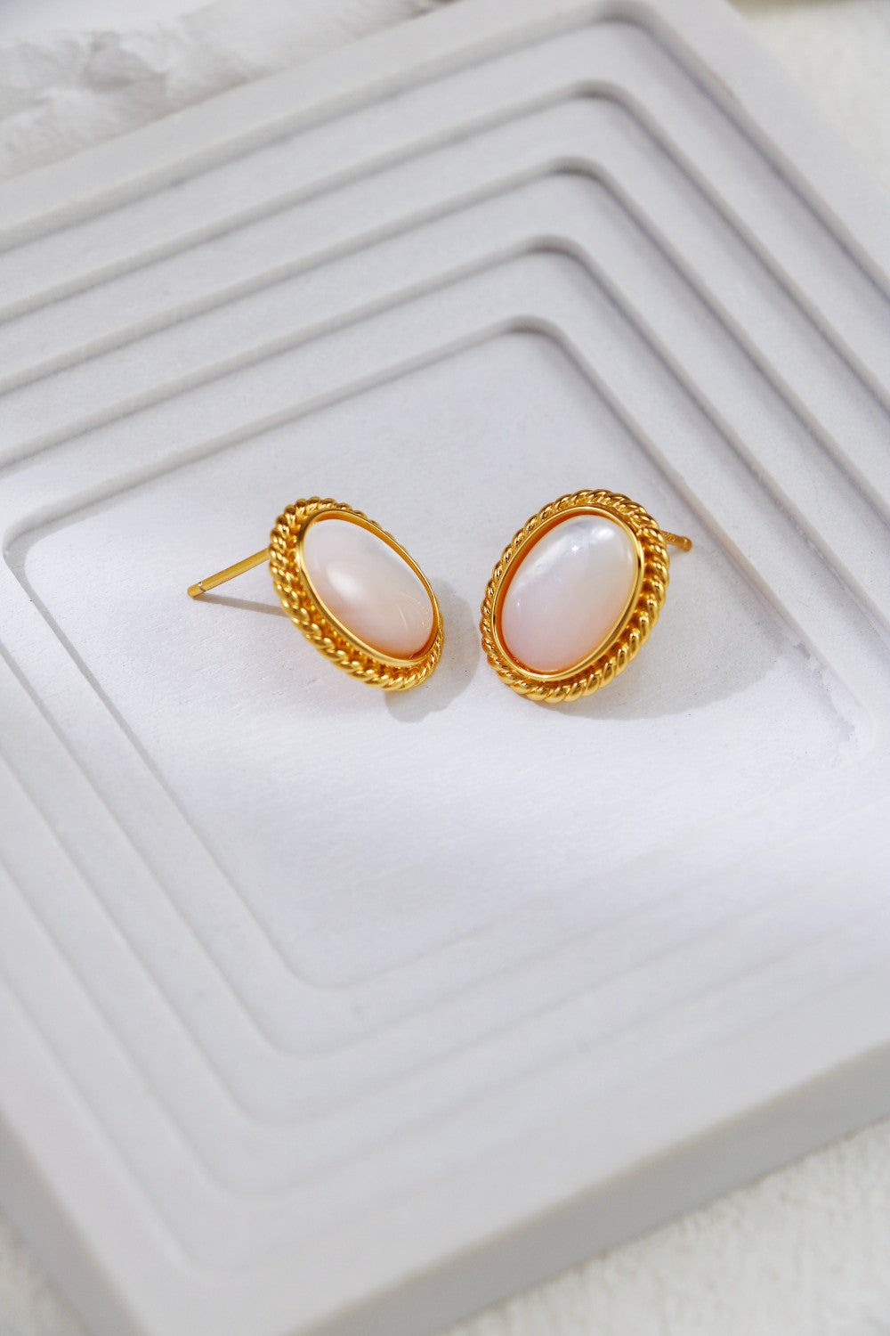 S925 Silver Vintage Gold White Shell Earrings（2 colors）