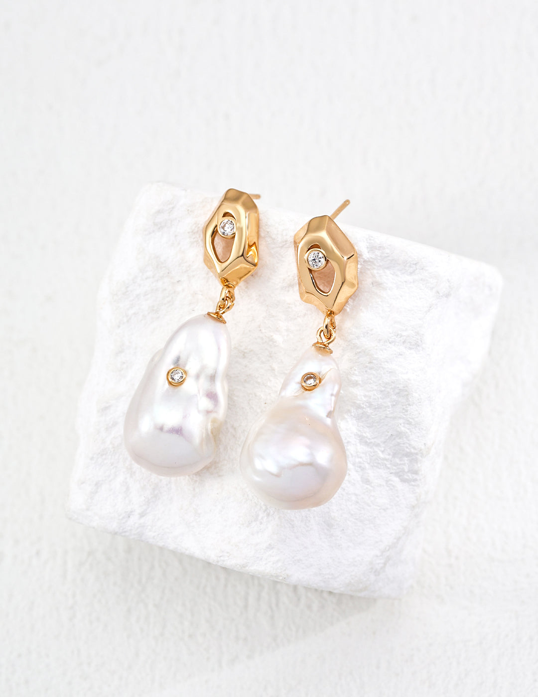 S925 Silver Vintage Natural Baroque Pearl Zircon Earrings